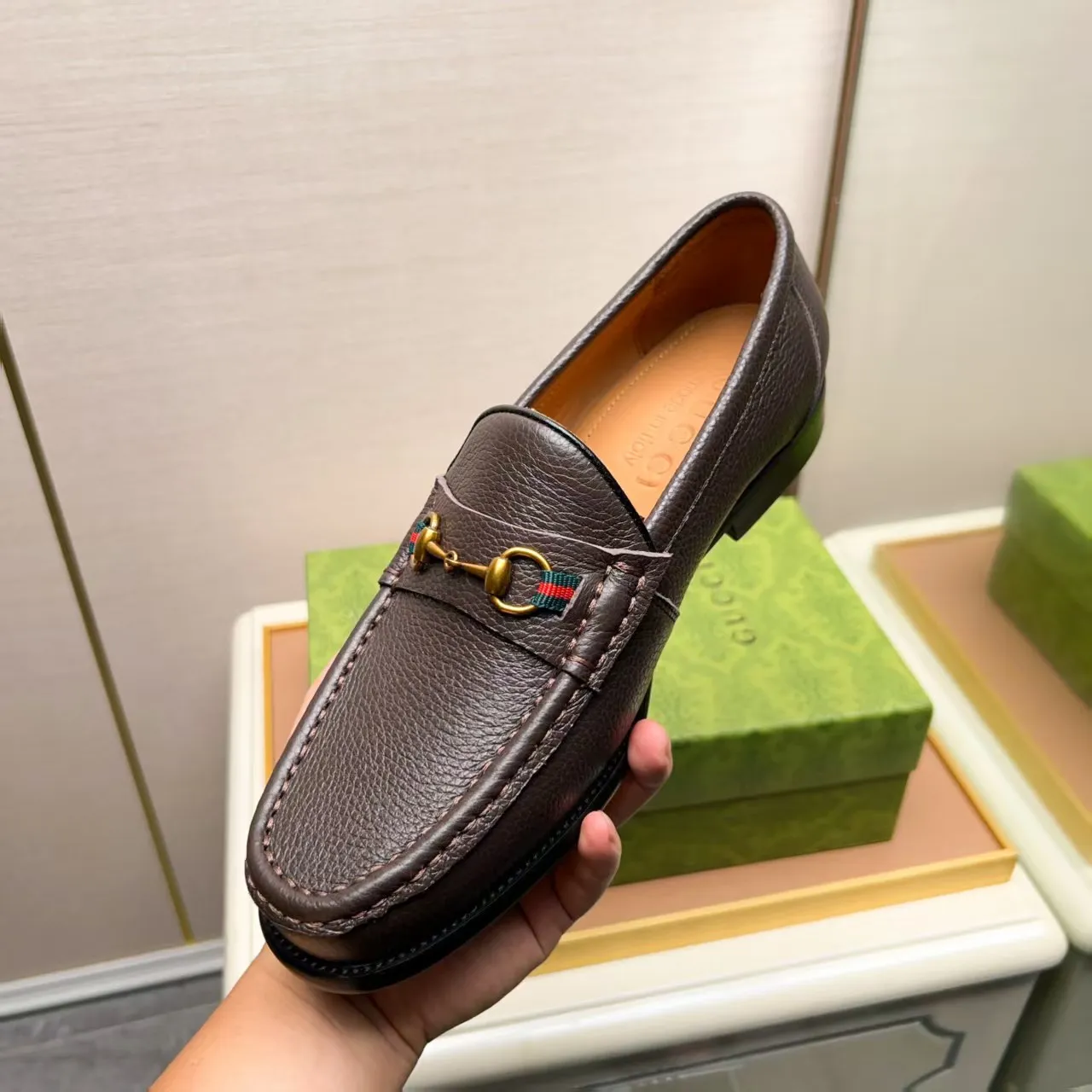 Men's men's shoes 💰460 🆘【GUCCI】Gucci ·🐂里· Hot-selling pea shoes top brand luxury, top quality, the latest fashion pea shoes.. The upper is made of original first-layer cowhide. (Full first-layer water-dyed 🐂 leather·inner). The original stylish and stylish soft rubber wear-resistant and non-slip outsole is light and comfortable on the foot, available in 2 colors! Matching code: 38-44 (customized at 45.46.47)